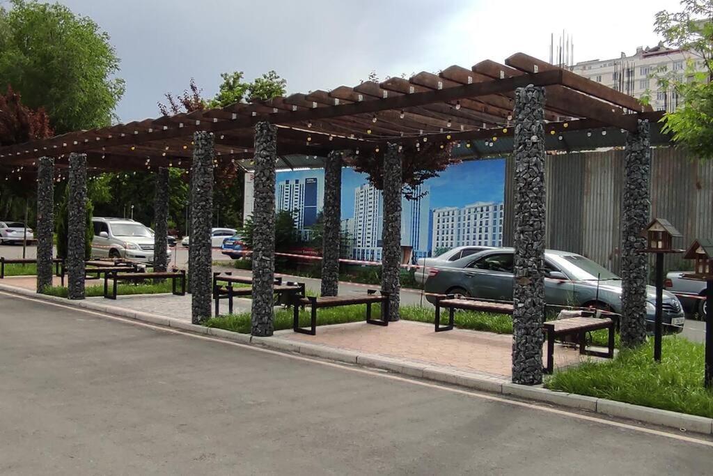 Prestigious Apartment In Бишкек Экстерьер фото