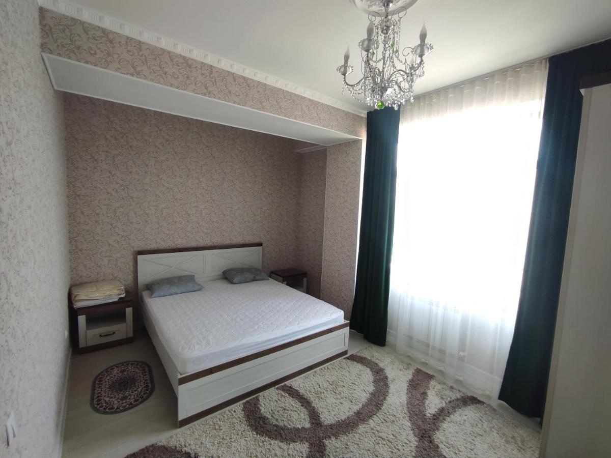 Prestigious Apartment In Бишкек Экстерьер фото