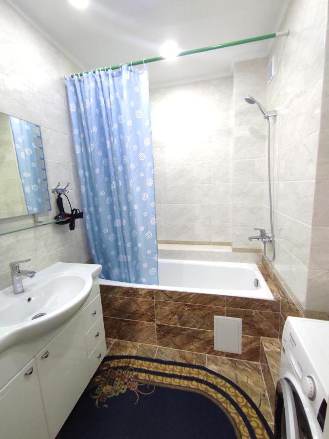 Prestigious Apartment In Бишкек Экстерьер фото